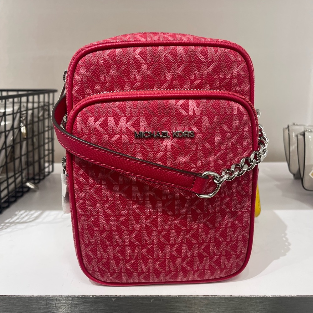 MICHAEL KORS Jet Set Travel Md Signature Logo Crossbody Flight
DK RASPBERRY
NWT - Picture 16 of 16